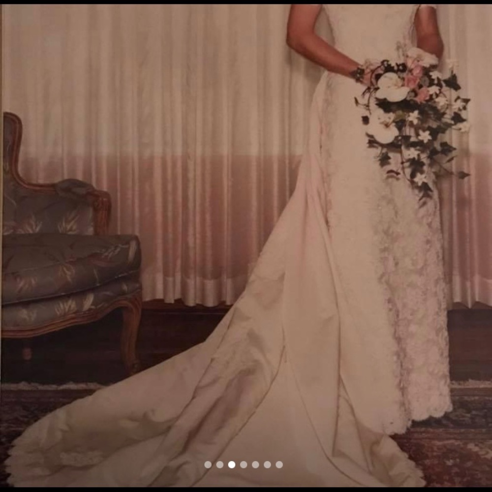 Elegant Wedding Gown